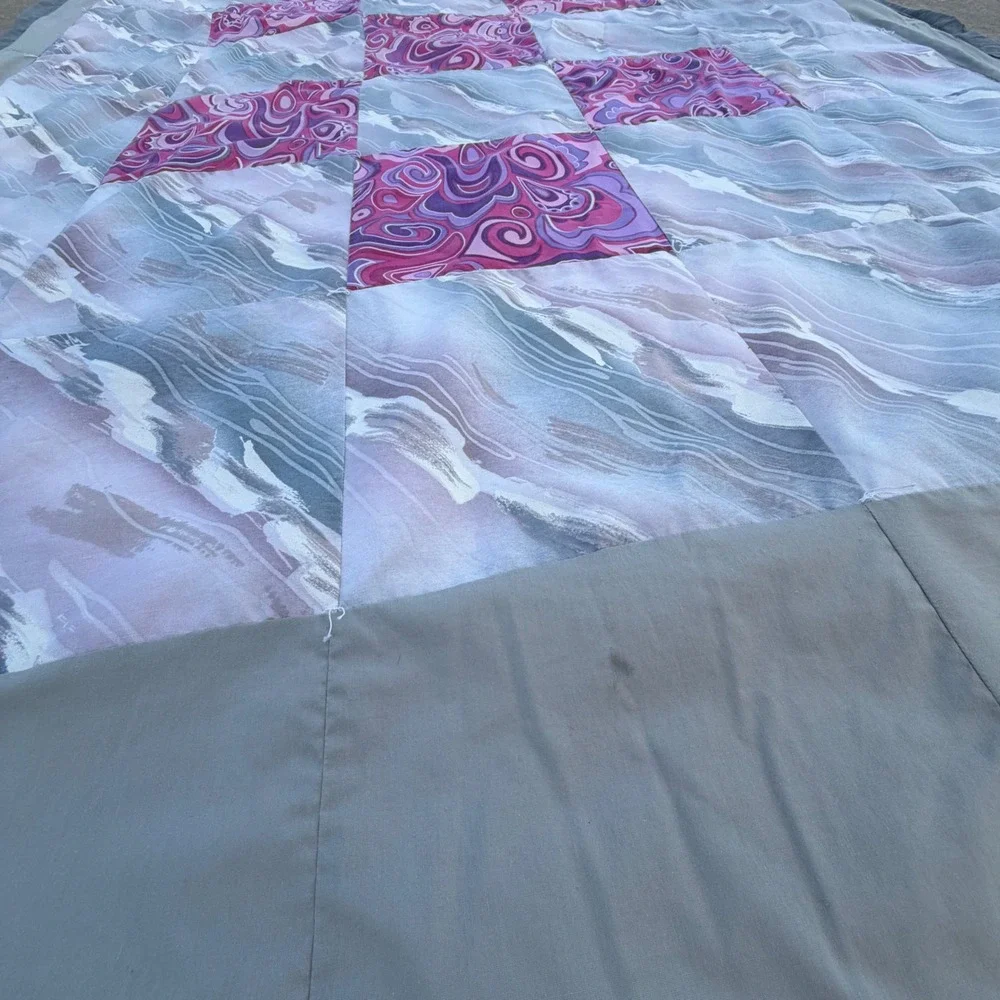 Handmade Patchwork Quilt Psychedelic Swirl Abstract Purple Gray 79x58 Church